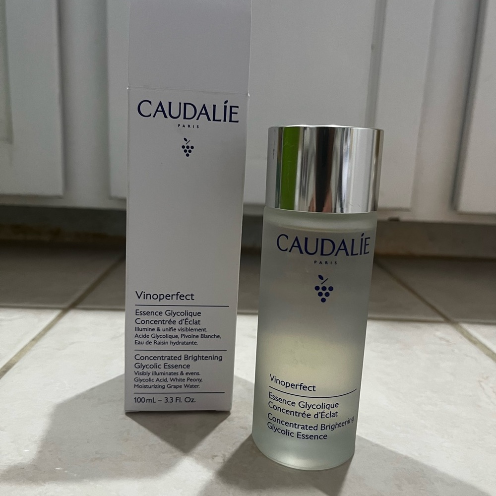 Caudalie Vinoperfect Glycolic Essence - NIB